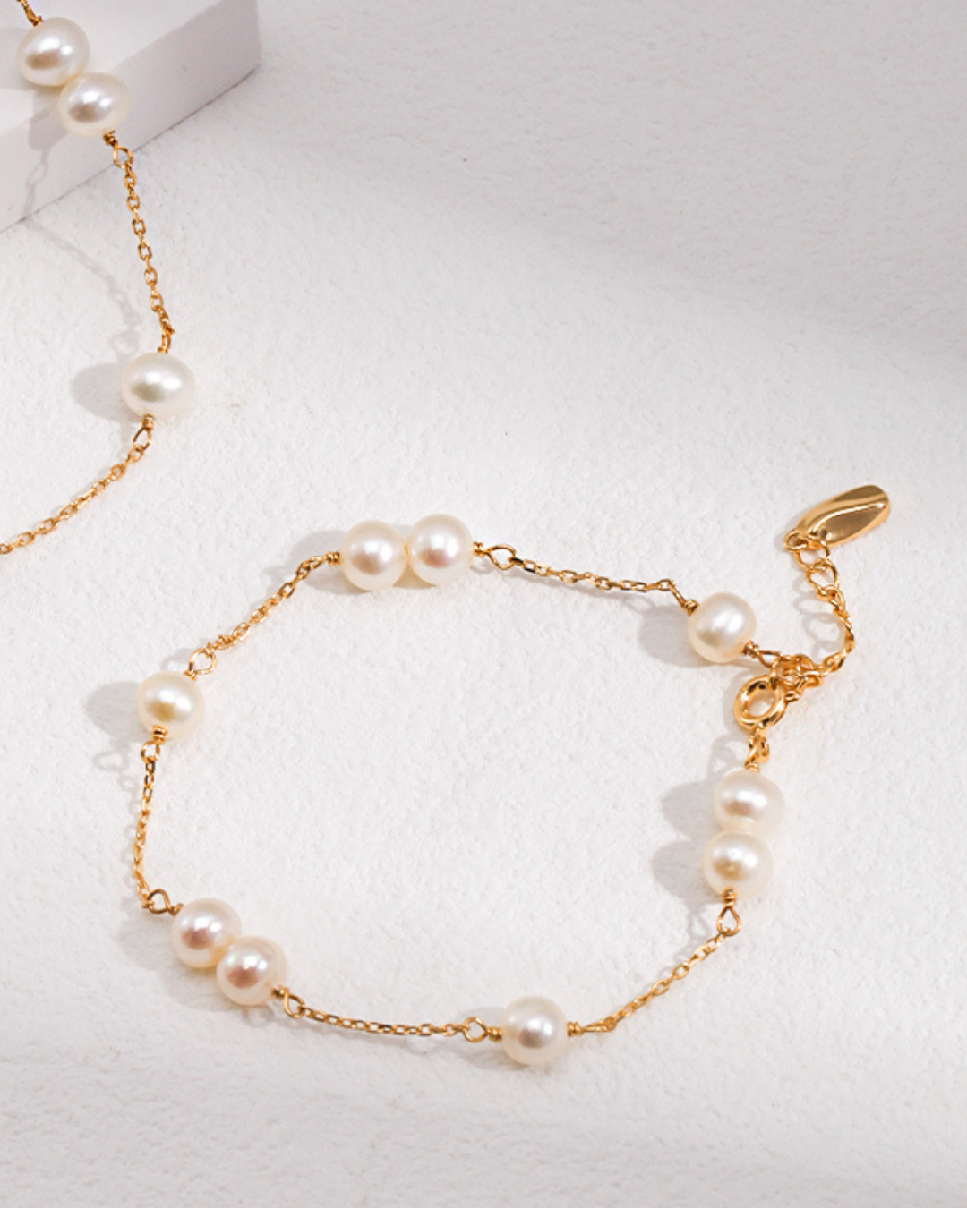 Elaria Pearl Bracelet